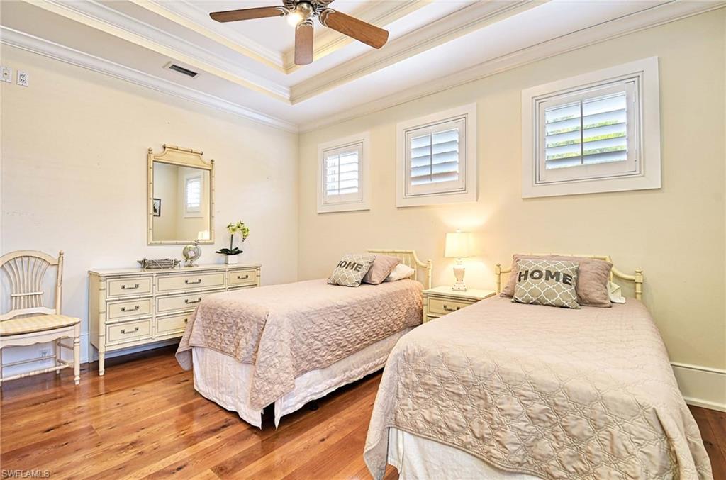 MOORINGS - Residential