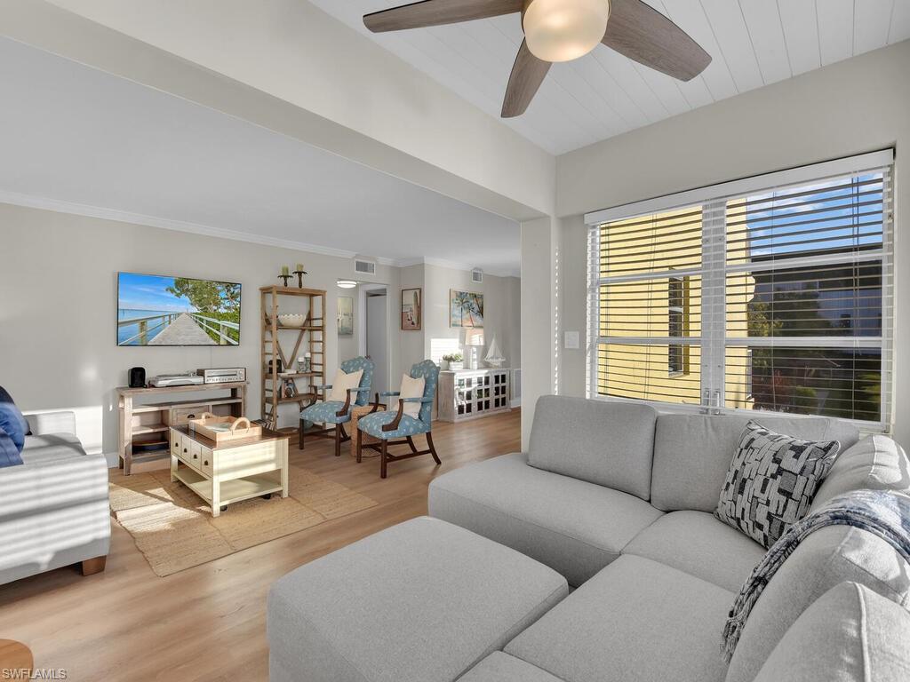 MARINA MANOR - Residential