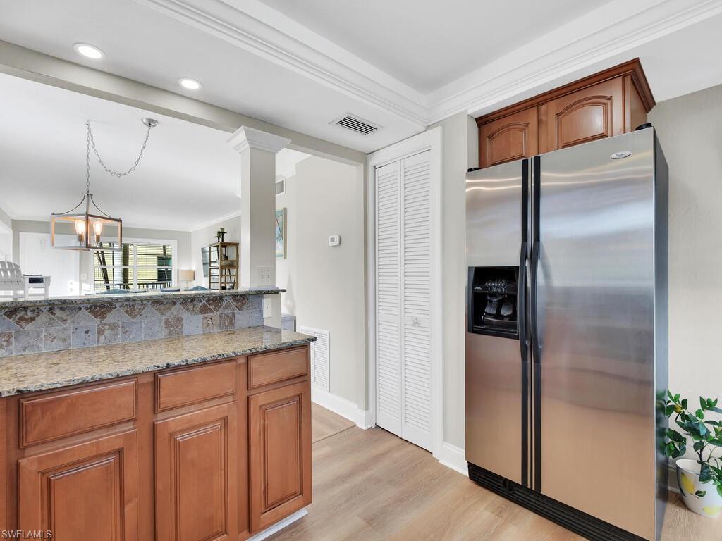 MARINA MANOR - Residential