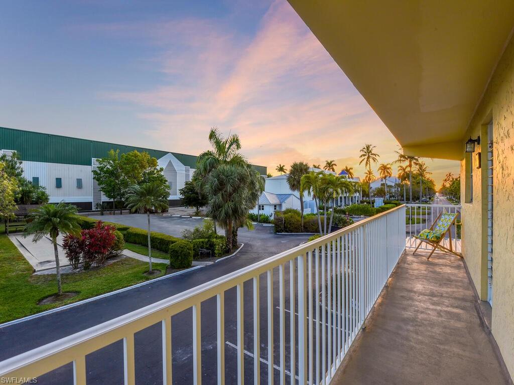 MARINA MANOR - Residential