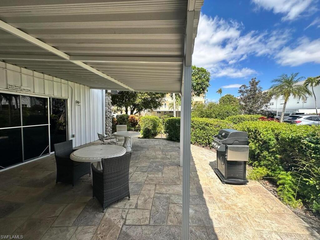 MARINA MANOR - Residential