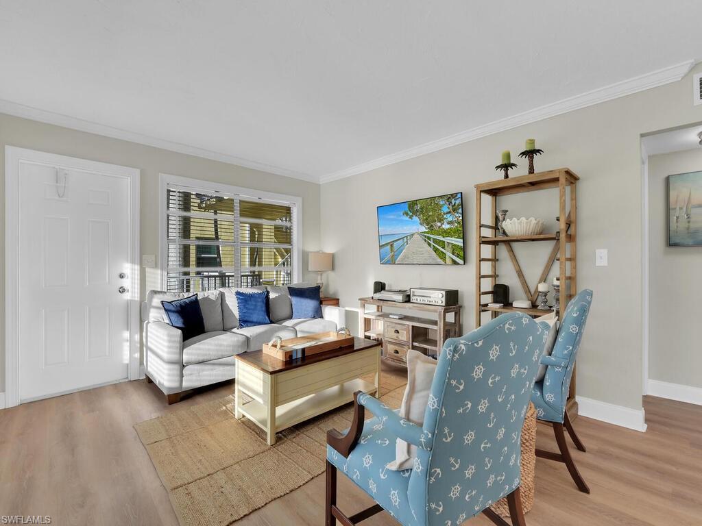 MARINA MANOR - Residential