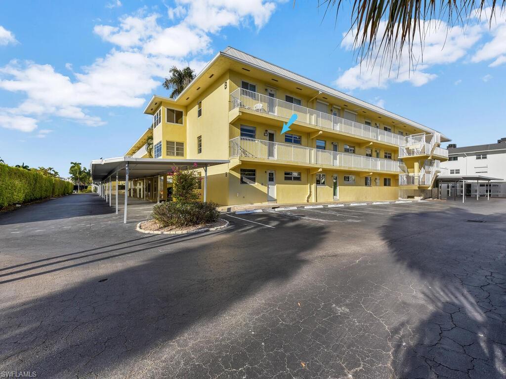 MARINA MANOR - Residential