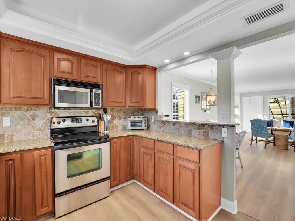 MARINA MANOR - Residential