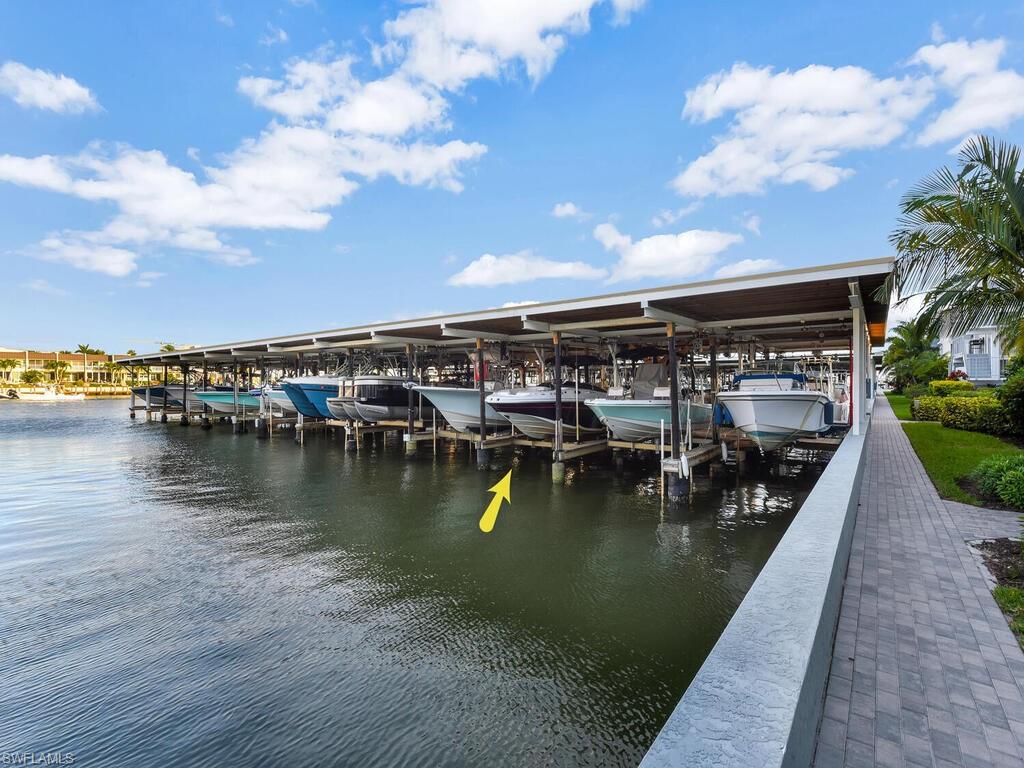 MARINA MANOR - Residential