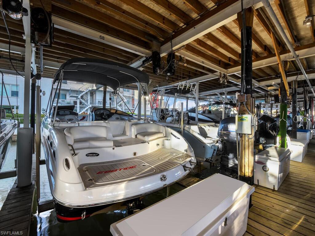 MARINA MANOR - Residential