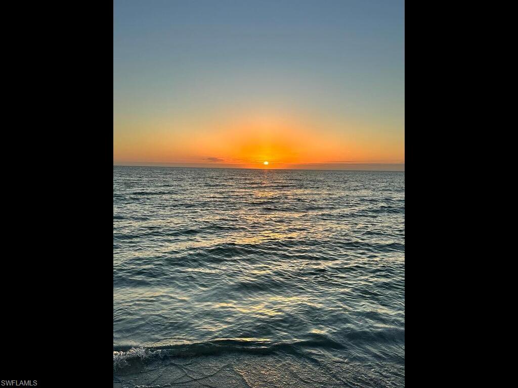 MARINA MANOR - Residential