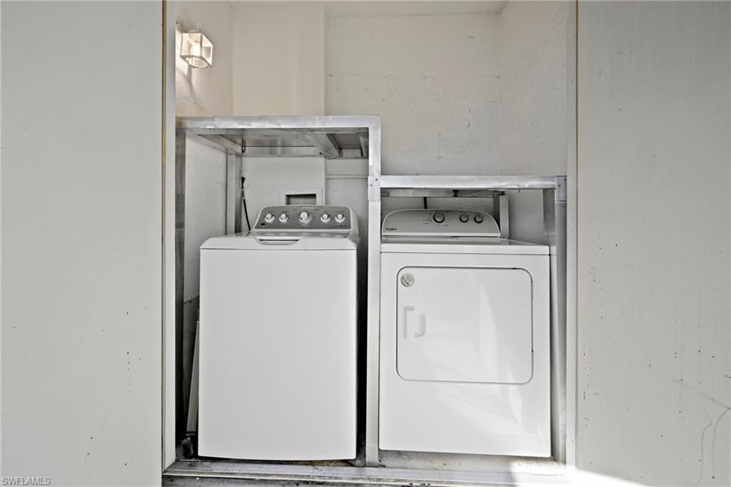 GRANADA LAKES - Residential