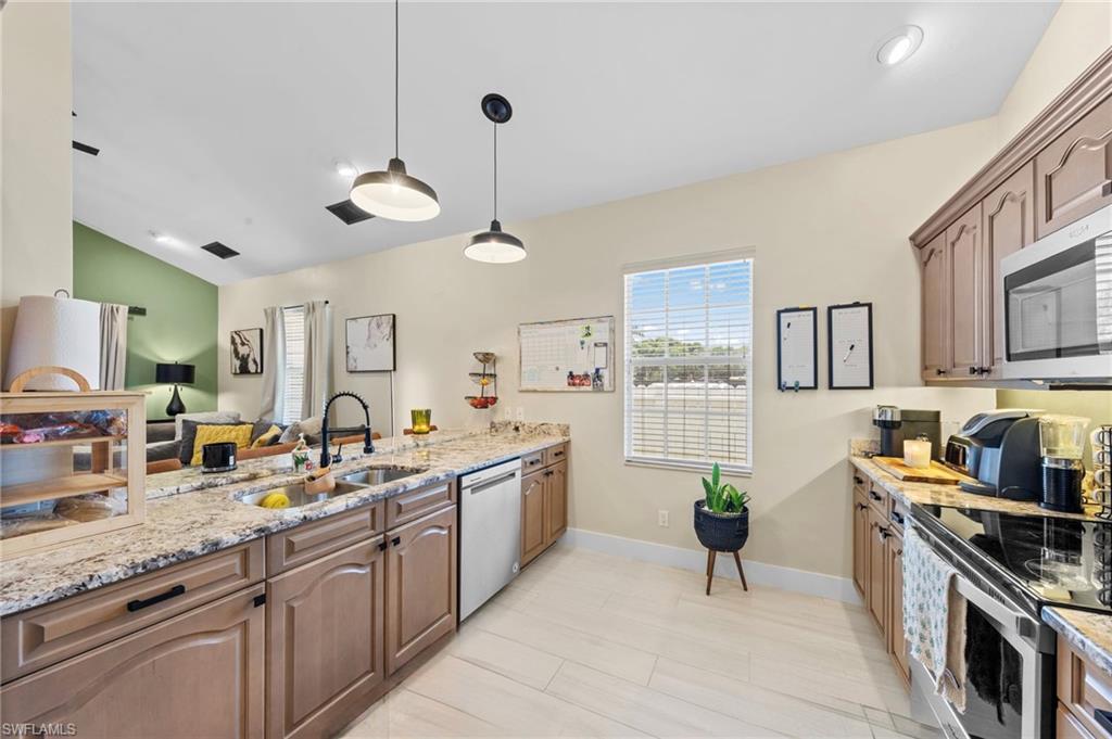 NAPLES PARK - Residential