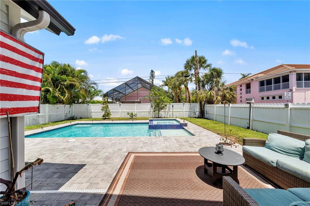 NAPLES PARK - Residential