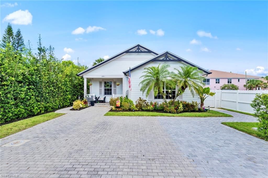 Photo of 861 97th AVE N, NAPLES, FL 34108 (MLS # 226016987)
