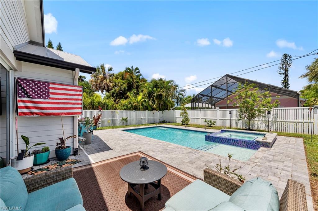 NAPLES PARK - Residential