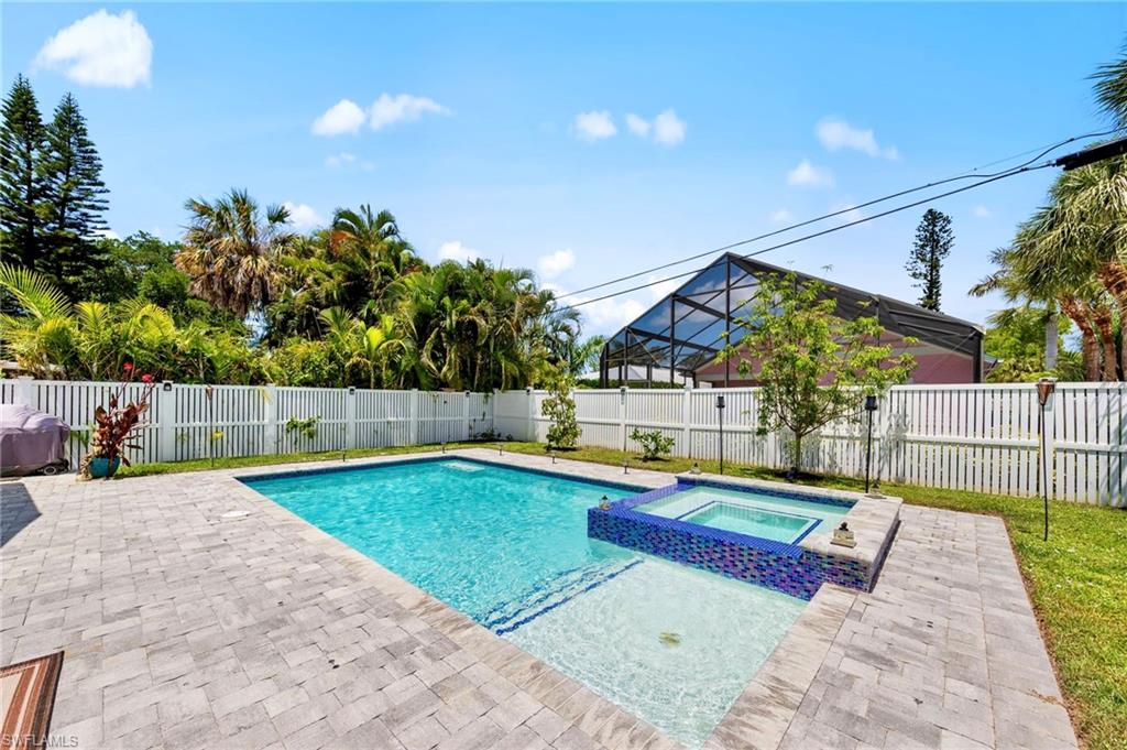 NAPLES PARK - Residential