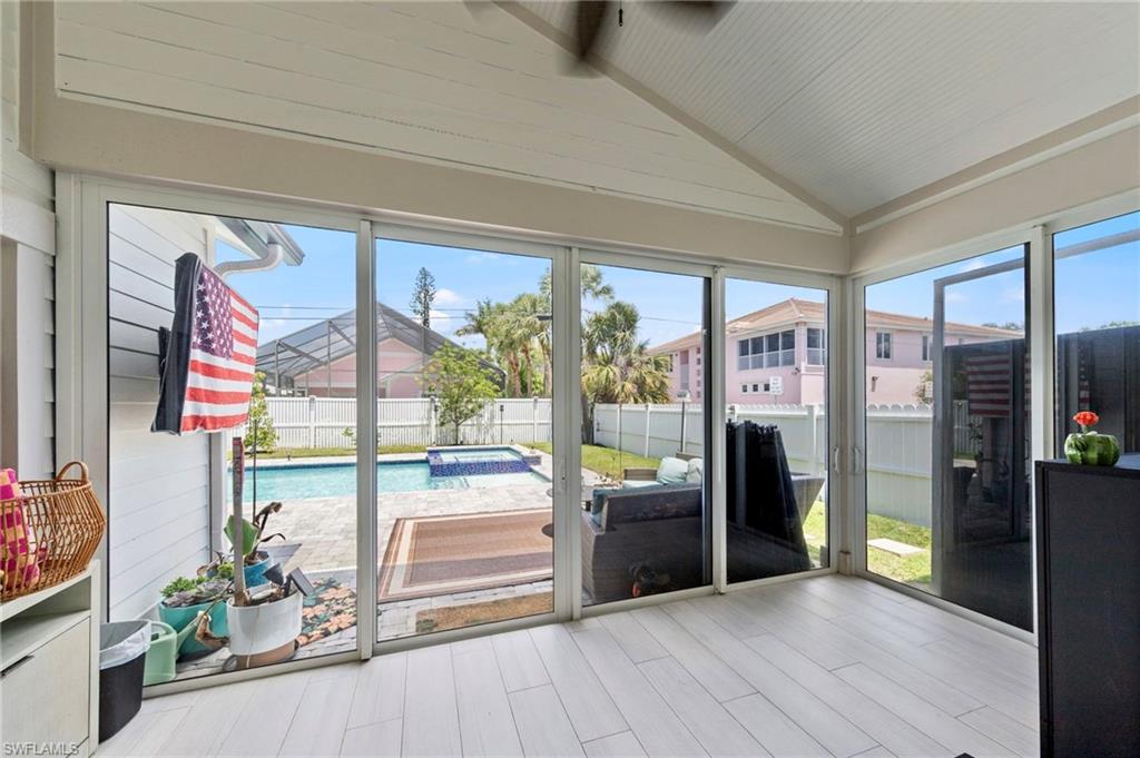NAPLES PARK - Residential