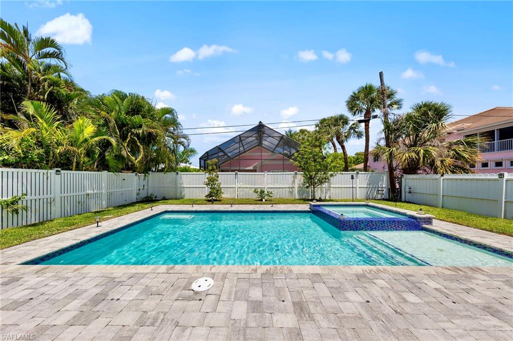 NAPLES PARK - Residential