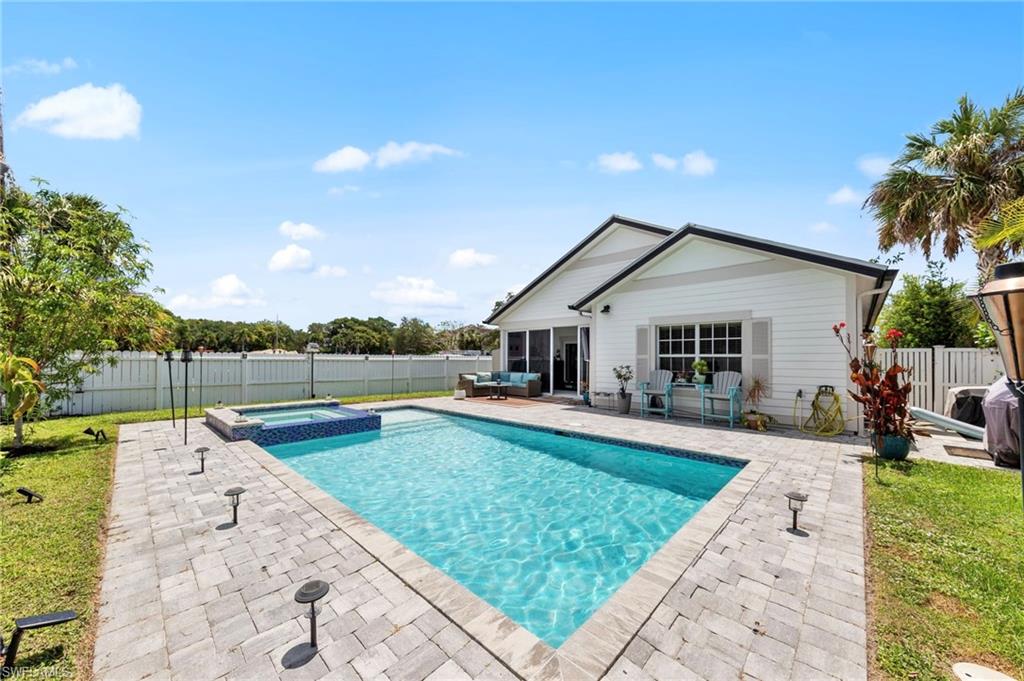 NAPLES PARK - Residential