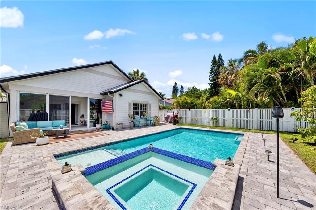 NAPLES PARK - Residential