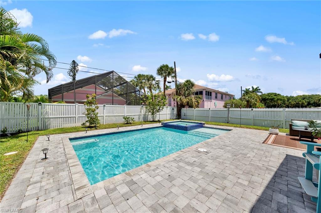 NAPLES PARK - Residential