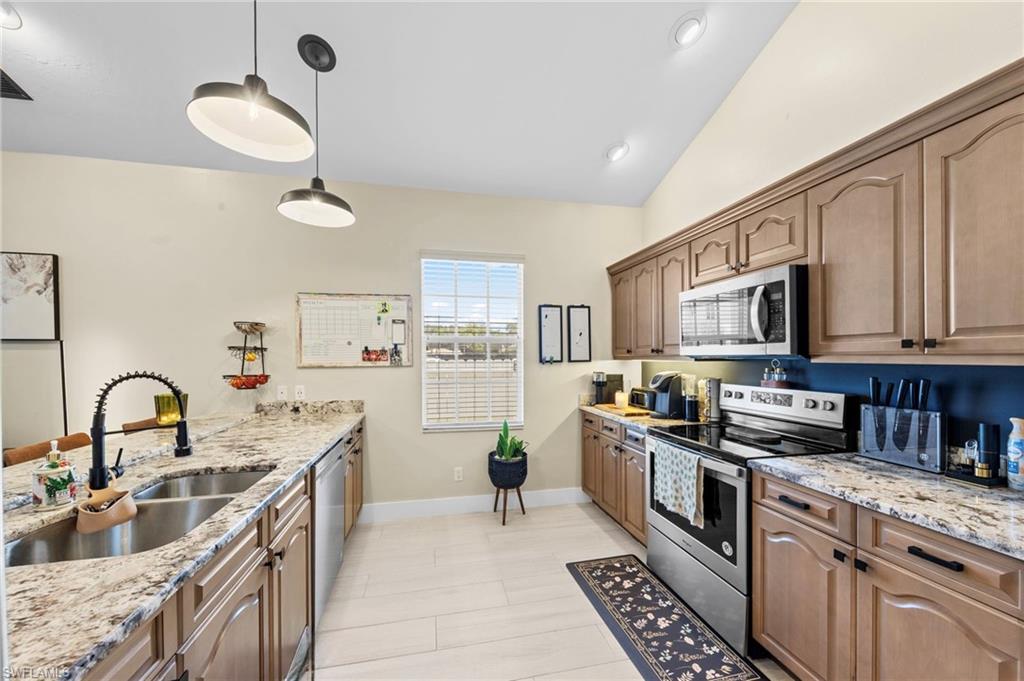 NAPLES PARK - Residential