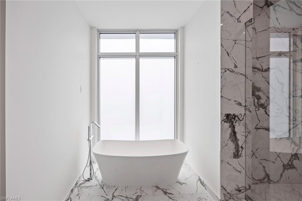 NAUTILUS NAPLES - Residential