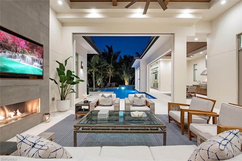 MOORINGS - Residential