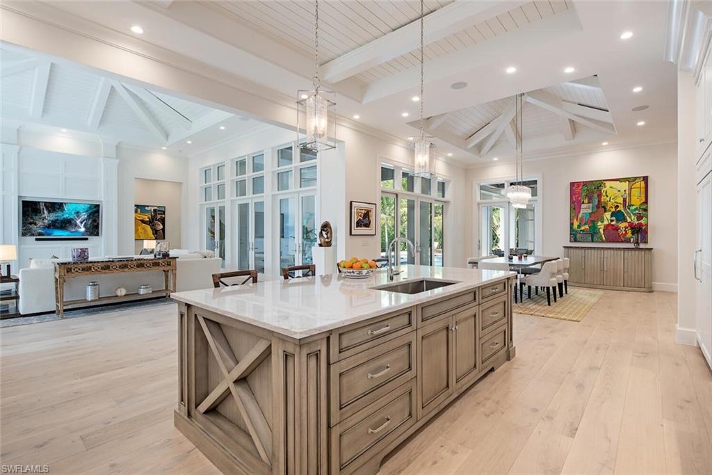 MOORINGS - Residential