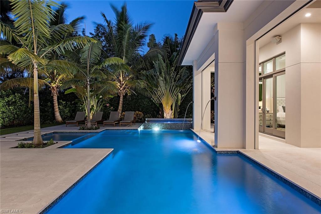 MOORINGS - Residential