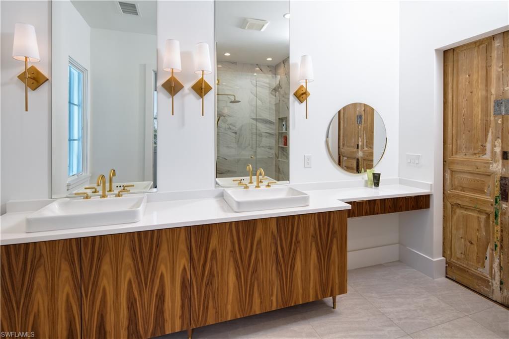 PARK SHORE - Residential