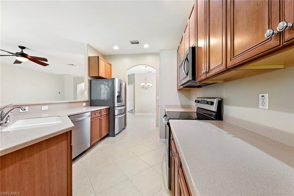 COLONIAL OAKS - Residential