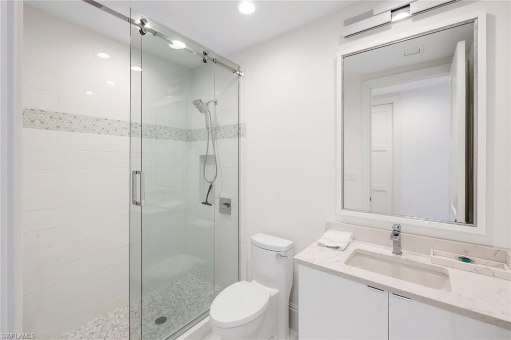 NAPLES SQUARE - Residential