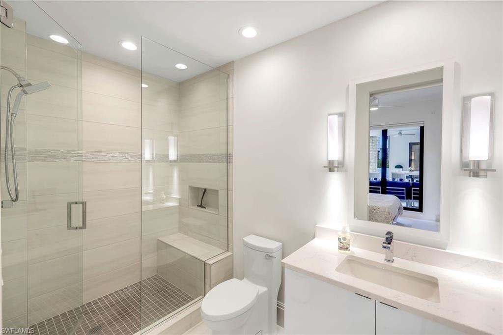 NAPLES SQUARE - Residential