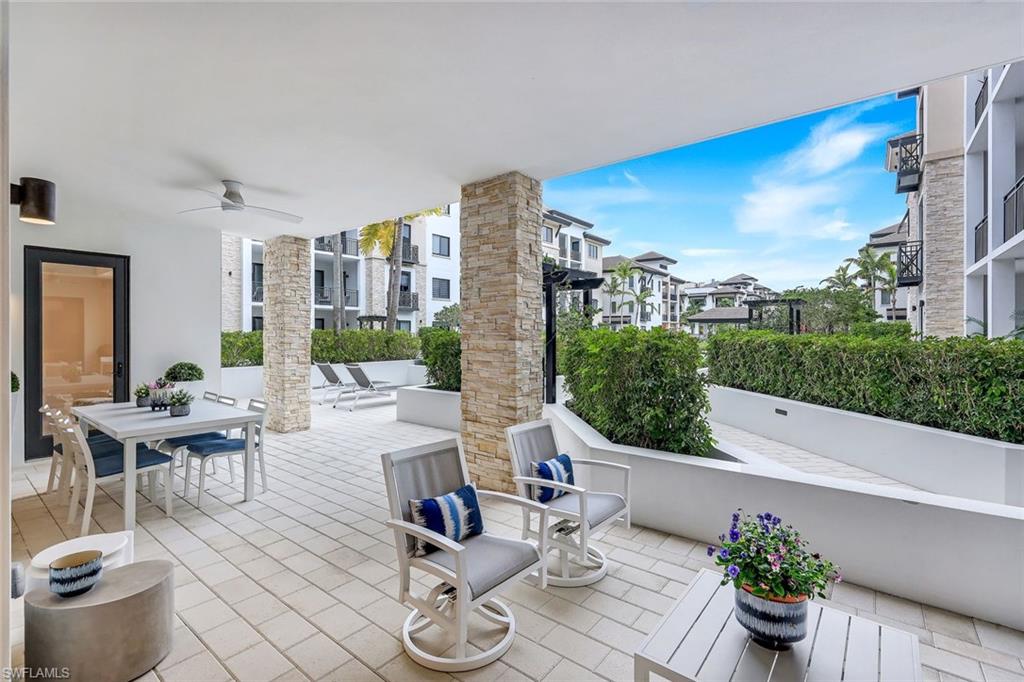 NAPLES SQUARE - Residential