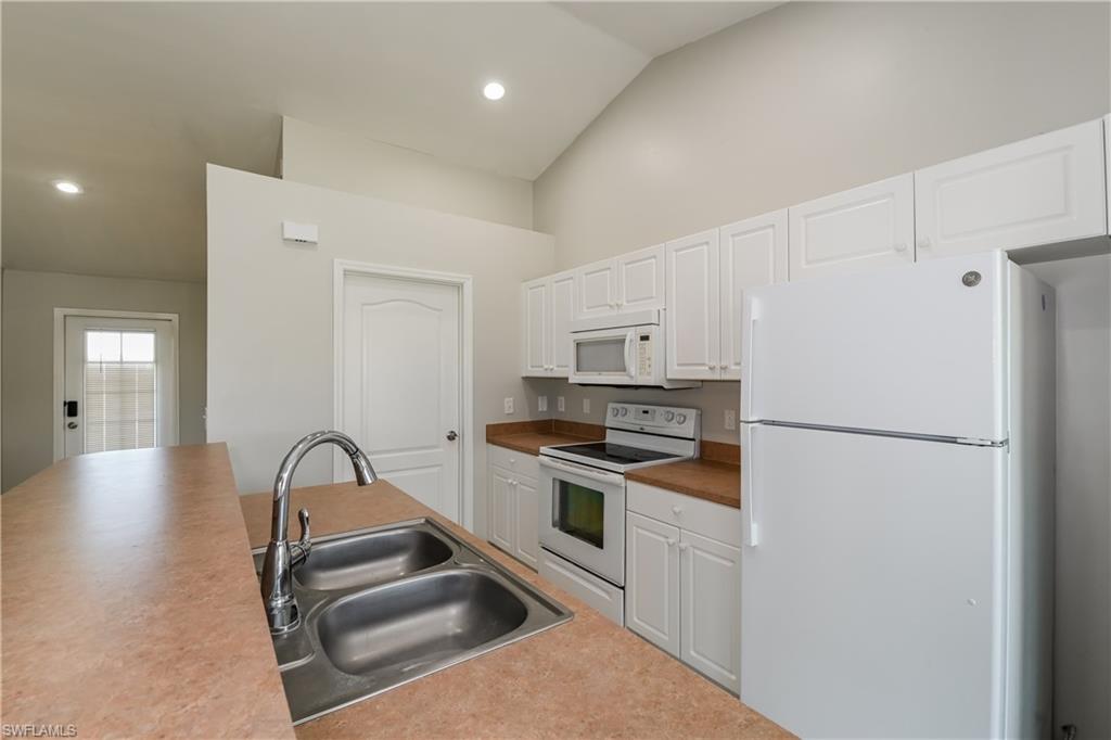 CAPE CORAL - Residential Lease