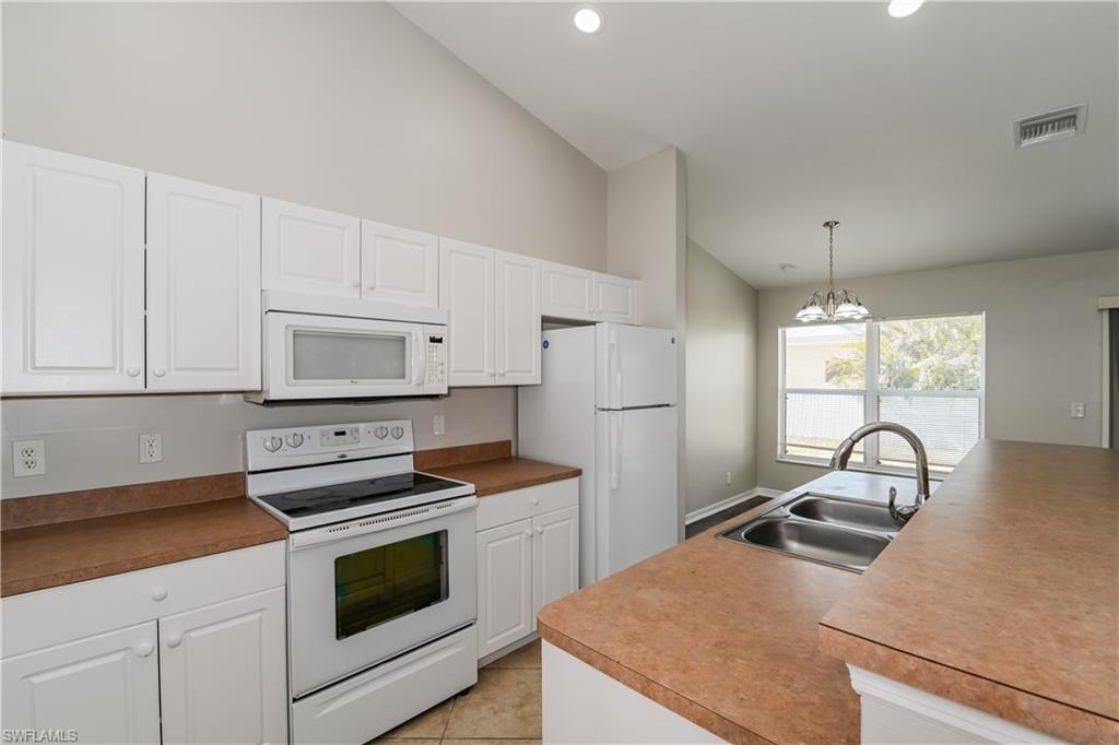 CAPE CORAL - Residential Lease