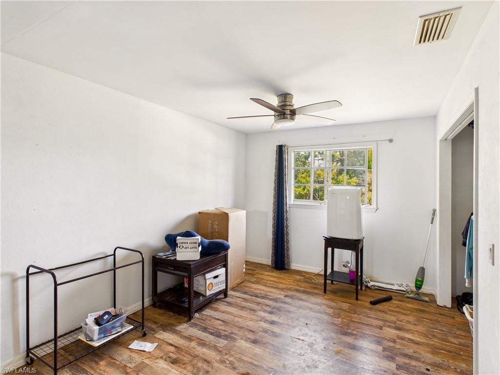 SAN CARLOS PARK - Residential