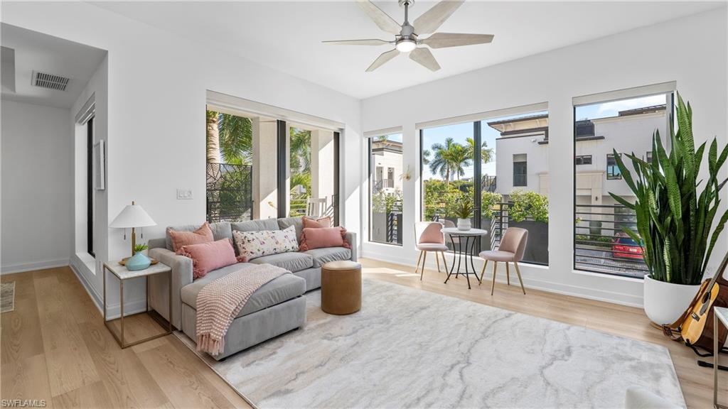 ELEVEN ELEVEN CENTRAL - Residential