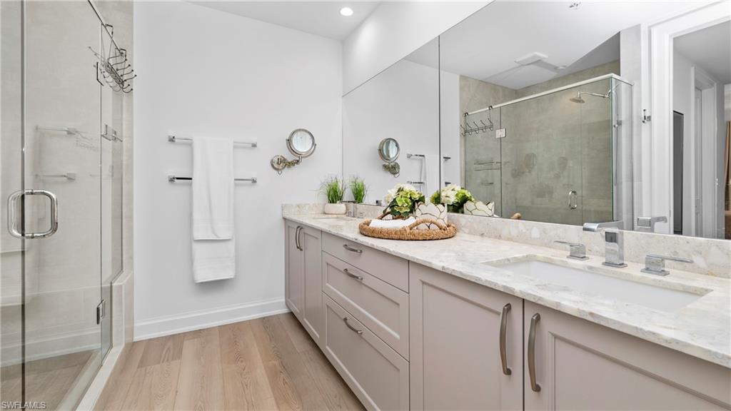 ELEVEN ELEVEN CENTRAL - Residential