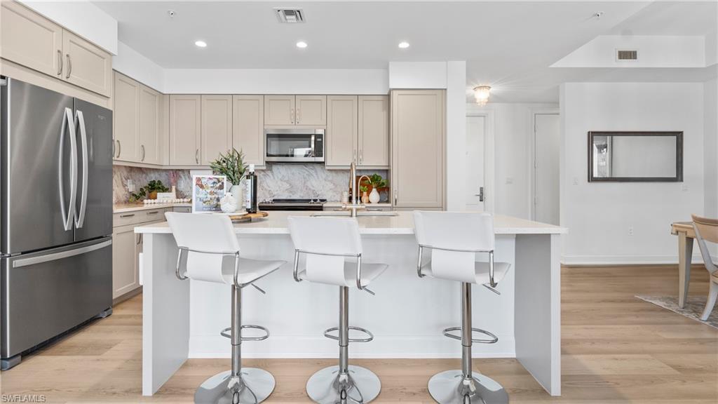 ELEVEN ELEVEN CENTRAL - Residential