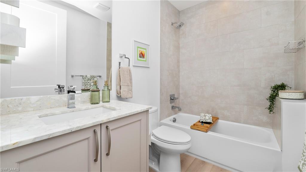 ELEVEN ELEVEN CENTRAL - Residential