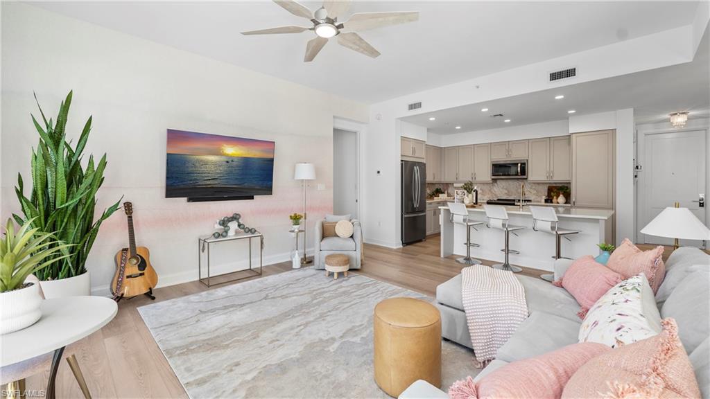 ELEVEN ELEVEN CENTRAL - Residential