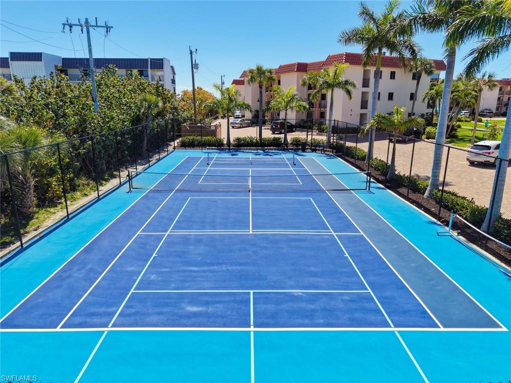 SANDALFOOT CONDOMINIUM - Residential