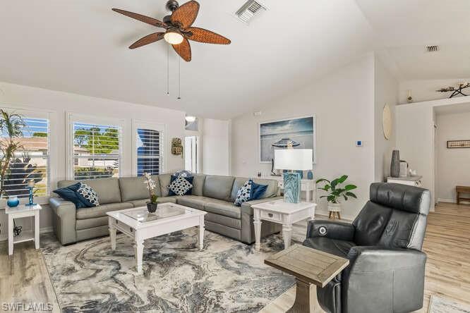 SAN CARLOS PARK - Residential