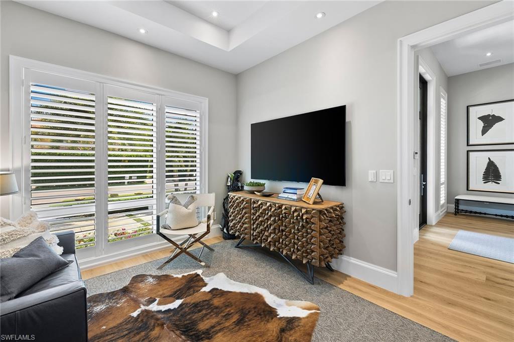 ROYAL HARBOR - Residential