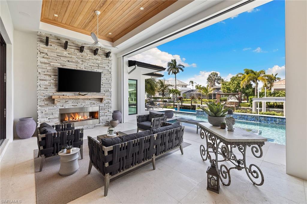 ROYAL HARBOR - Residential