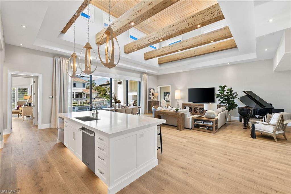 ROYAL HARBOR - Residential