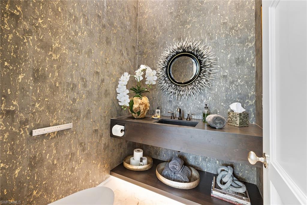 ROYAL HARBOR - Residential