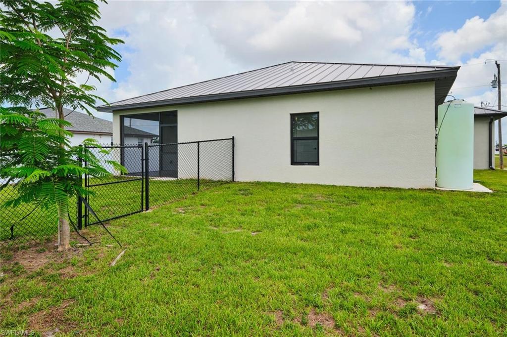 CAPE CORAL - Residential