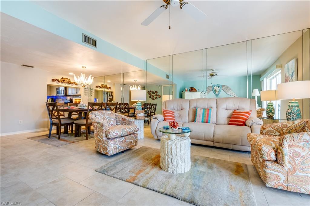 ROYAL PELICAN TOWNHOUSE - Residential