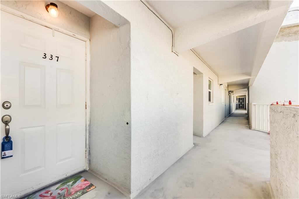 ROYAL PELICAN TOWNHOUSE - Residential