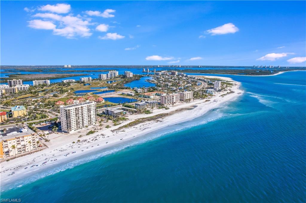 ROYAL PELICAN TOWNHOUSE - Residential